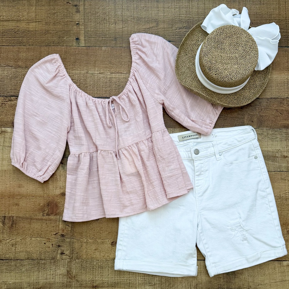 Pale Pink ⭐️NWT Textured Blouse🌸 Shorter Length